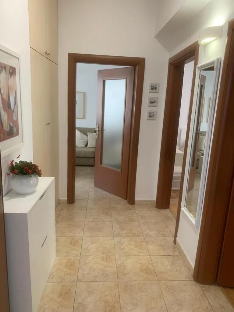 Alea2 Apartment Tirana 0*,  Albania